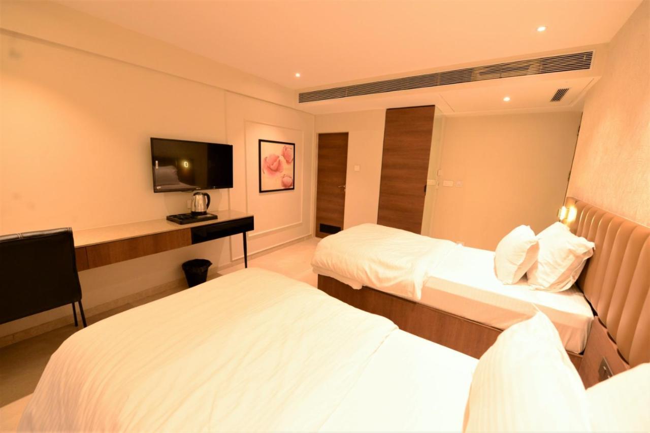 Hotel Anupam Residency Mumbai Luaran gambar