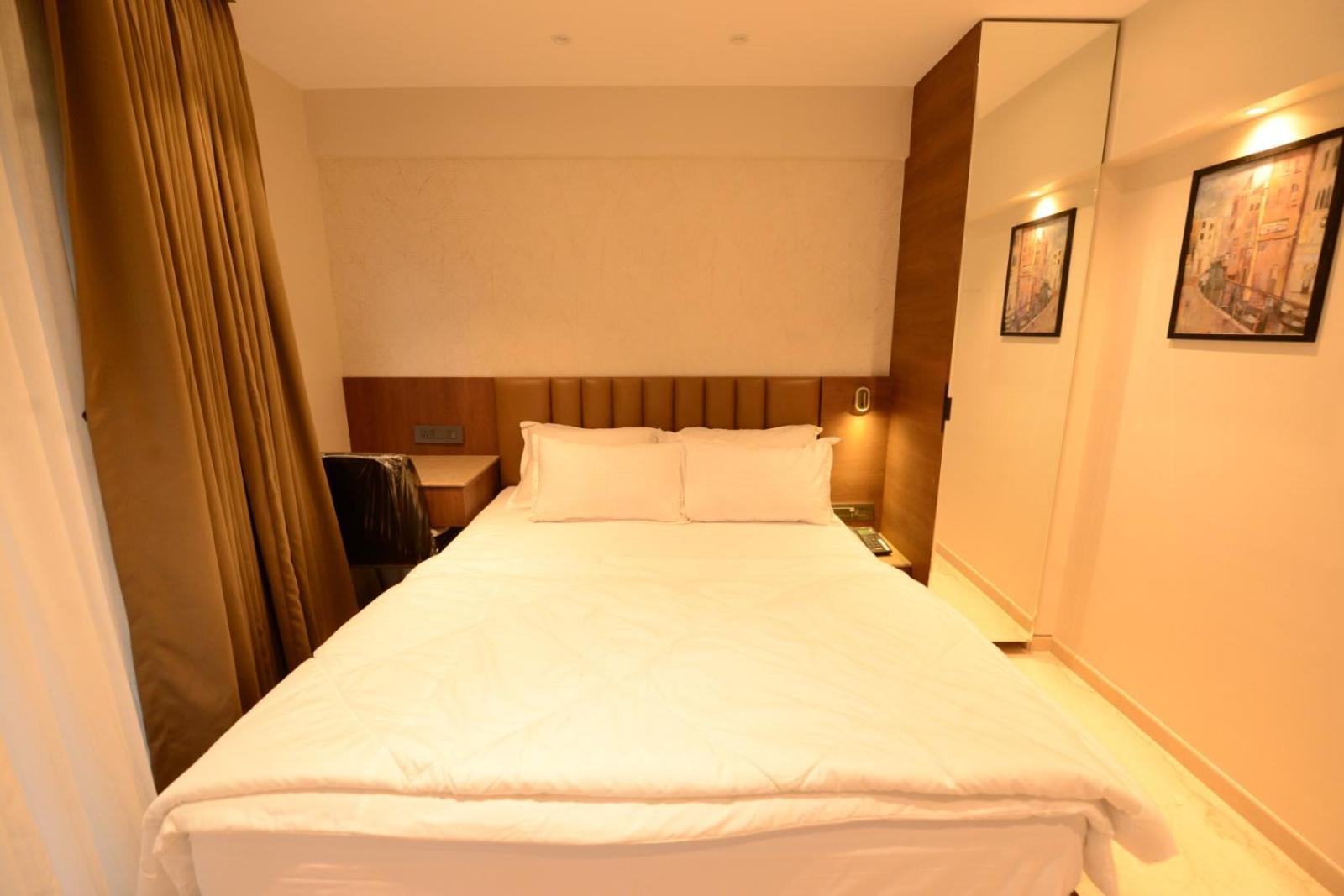 Hotel Anupam Residency Mumbai Luaran gambar